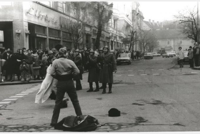 „Dragul meu, dacă ai fi ştiut că pleci să te întâlneşti cu glonțul, ca să poată fura ei 30 de ani, te-ai mai fi dus să lupți pentru libertate?”