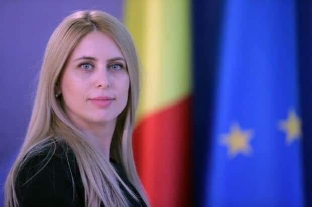 „Între timp, România a intrat în faliment”