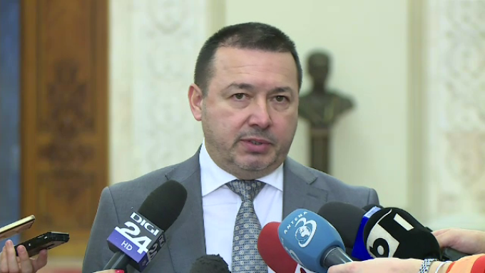 Deputatul „Mitralieră”, cipat cu prostie: „Prin termoscanare se anunță poliția, care vine și te ridică” / „Se accesează toate datele personale”