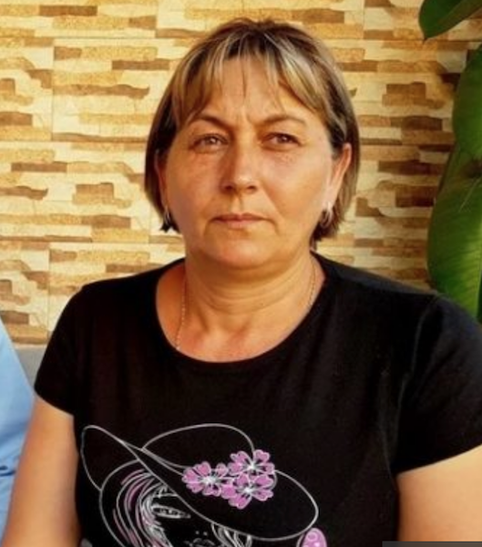 Asistenta maternală a făcut-o pe Sorina „țigancă” și „nebună”, de față cu fetița și cu cei de la Direcția Copilului!