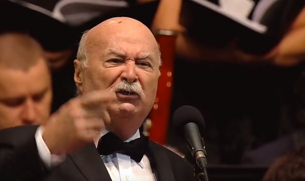 ANALIZĂ. Versurile lui Tudor Gheorghe sunt mincinoase, înjură democrația și oftează după dictatură. „Scoate-mă din necuvinte / Dă-mă-n totalitarism!”