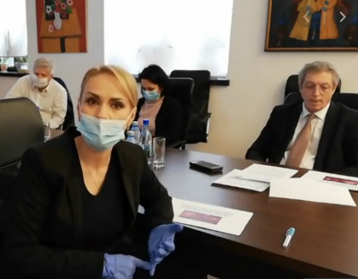 O firmă abonată la contracte cu Primăria Capitalei a blocat licitația Guvernului pentru măști de protecție destinate categoriilor defavorizate