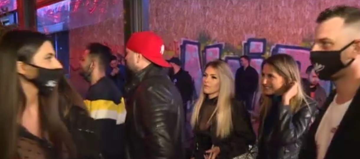 Începem să ne speriem: a doua zi consecutivă cu peste 400 de cazuri de Covid! S-a mai întâmplat o singură dată, în 3-4 aprilie, să avem atâtea îmbolnăviri în 48 de ore