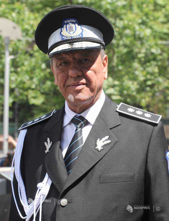 Fostul șofer al lui Pandele, făcut director de Firea, și-a angajat fiica, ginerele, soția și nepoata în Primăria Capitalei!