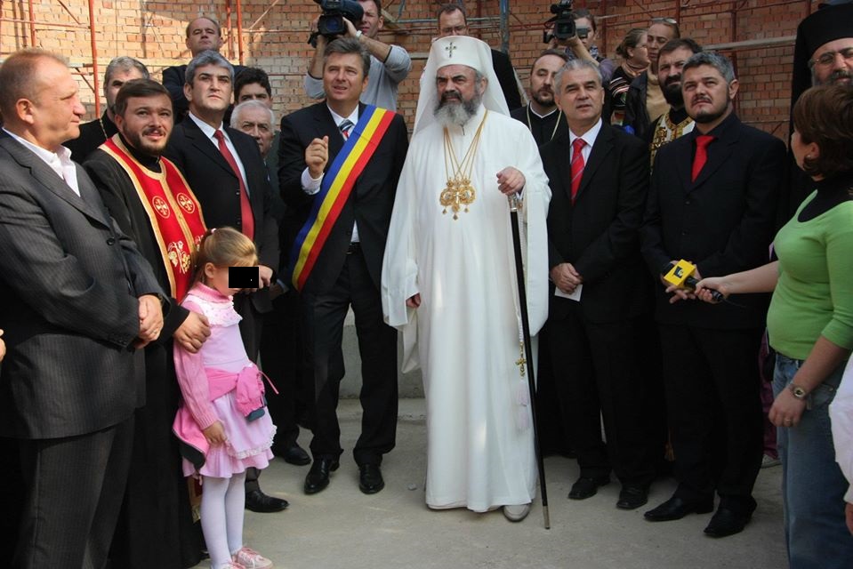 Cum se fac banii în „regatul” lui Pandele: o firmă abia înființată a obținut contracte de 1,35 milioane de lei cu compania de servicii funerare a Primăriei Voluntari