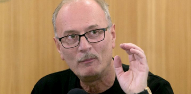 Toni Grecu: „O cursă sufocantă, extenuantă, fără aer, de 150 de metri. M-am prăbuşit inconştient. Participasem la cel mai mic şi mai extenuant maraton din lume”