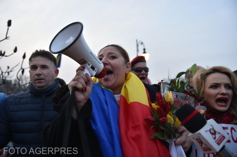 Psiholog: “Cei care se hrănesc cu știri toxice, cu idei de tip conspiraționist, vor fi mereu frustrați și revoltați. Cei de bună-credință înțeleg că sănătatea e mai importantă decât dreptul la plimbare“