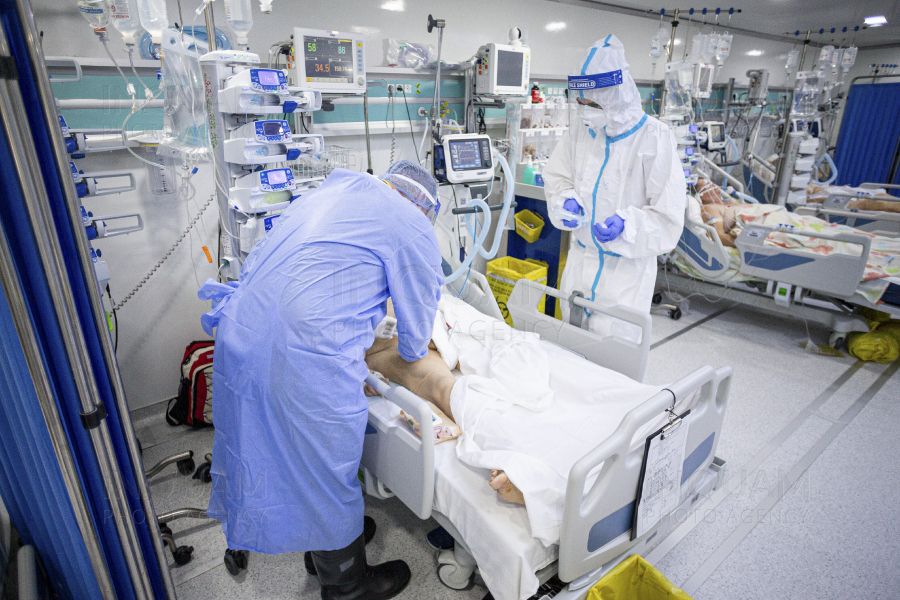 Peste 50% din angajații de la „Victor Babeș” Timișoara, spital Covid, suferă de epuizare fizică, psihică și emoțională