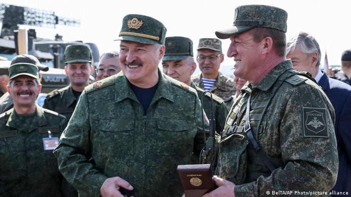 Nota de plată pentru sprijinul primit de Lukașenko: Belarus cumpără din Rusia armament de un miliard de dolari, care va fi amplasat la granițele cu Polonia și Ucraina
