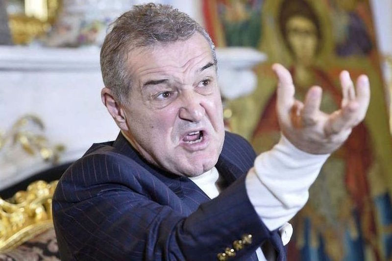 Anti-vaccinistul Becali și-a făcut praf și echipa de fotbal: 9 jucători de la FCSB au fost doborâți de Covid! Și antrenorii au intrat la izolare