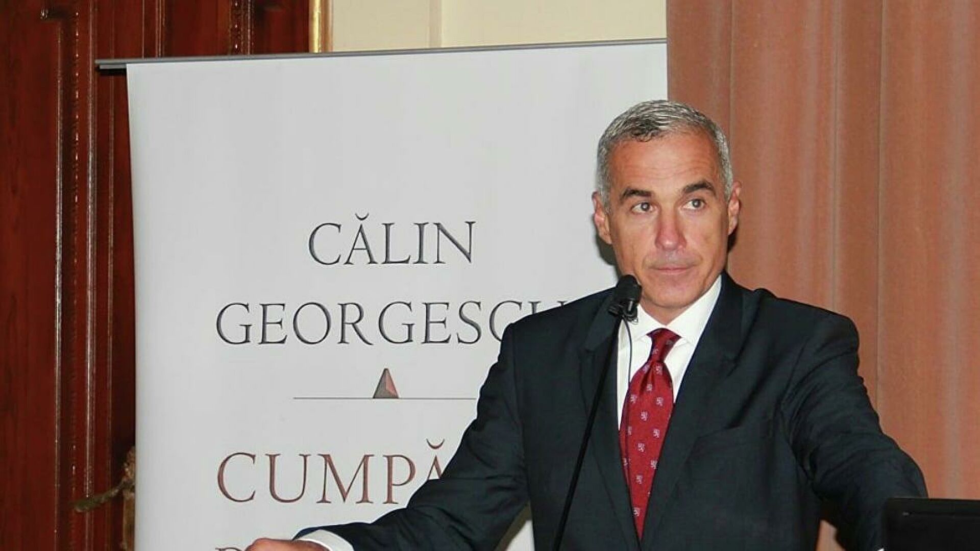 Rusofilul Călin Georgescu, instalat președinte onorific al AUR. Vrea să ne scoată din NATO și din UE. A fost promovat intens de Sputnik și de Dan Puric