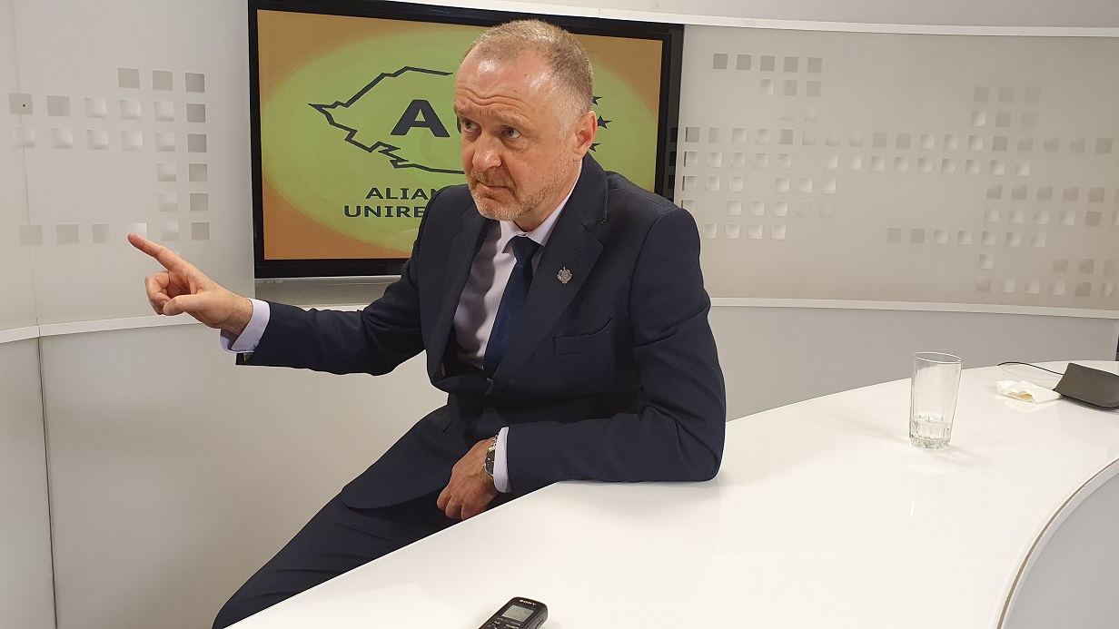 Senatorul Lavric, lider AUR: „Depinde cine va câștiga, Putin sau globaliștii. Se vrea distrugerea națiunilor creștine”. Rusia devine astfel, din agresor, un erou care luptă pentru libertate