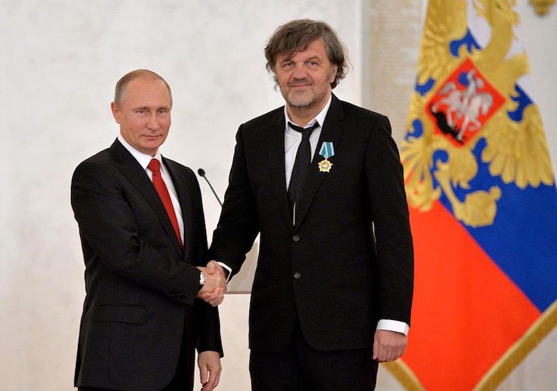 Demența unui artist genial devenit putinist irecuperabil. Emir Kusturica: „Scopul ultimelor două războaie este de a șterge rușii și sârbii de pe fața pământului” / „Acțiunile SUA au dus la nenorocirile din Donbass, și nu introducerea trupelor rusești”