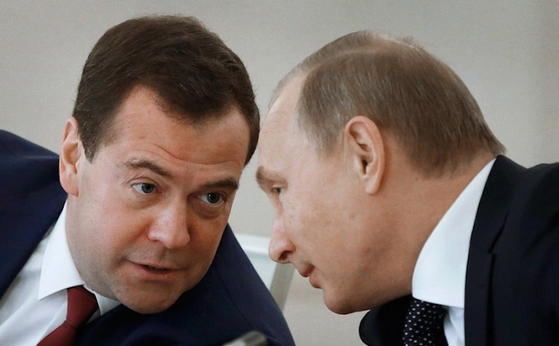 Demență totală la Moscova. Medvedev: „Nu discutăm cu americanii. Să se târască înapoi și să ne ceară să negociem cu ei!”
