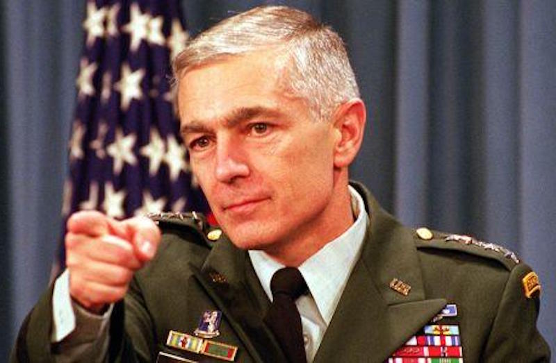 Generalul Wesley Clark: „Alianța NATO însăși va fi în pericol dacă Ucraina nu va primi sprijin deplin pentru a-l respinge pe Putin”