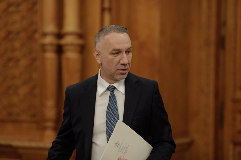 Procurorul plagiator Bogdan Licu se pensionează la 52 de ani cu pensie specială de 28.000 de lei. Licu, care și-a plagiat atât lucrarea de doctorat, cât și o carte, va deveni judecător CCR!