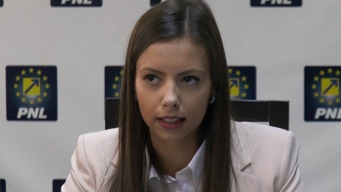 Mara Mareș rămâne de neatins în fruntea tineretului liberal: după înjurăturile la adresa PSD, mânia șefilor PNL l-a lovit doar pe numărul 2 din organizație – secretarul general