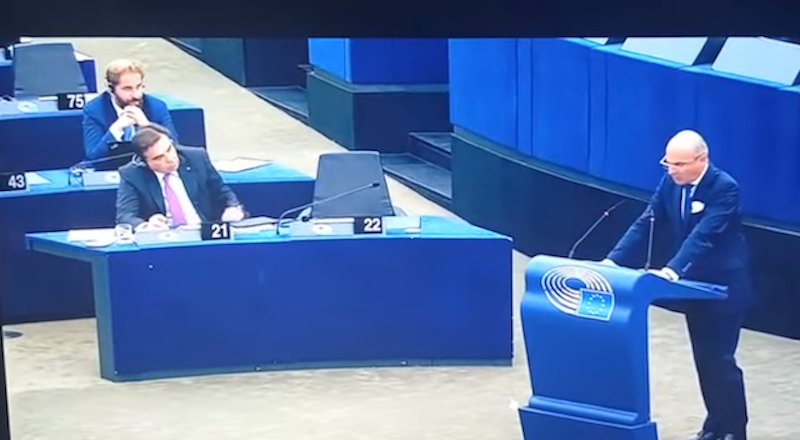 VIDEO. Bravura izmenelor cu batistuță: Rareș Bogdan amenință Europa cu o blocadă și o criză alimentară! Iohannis: „L-a luat puțin valul”