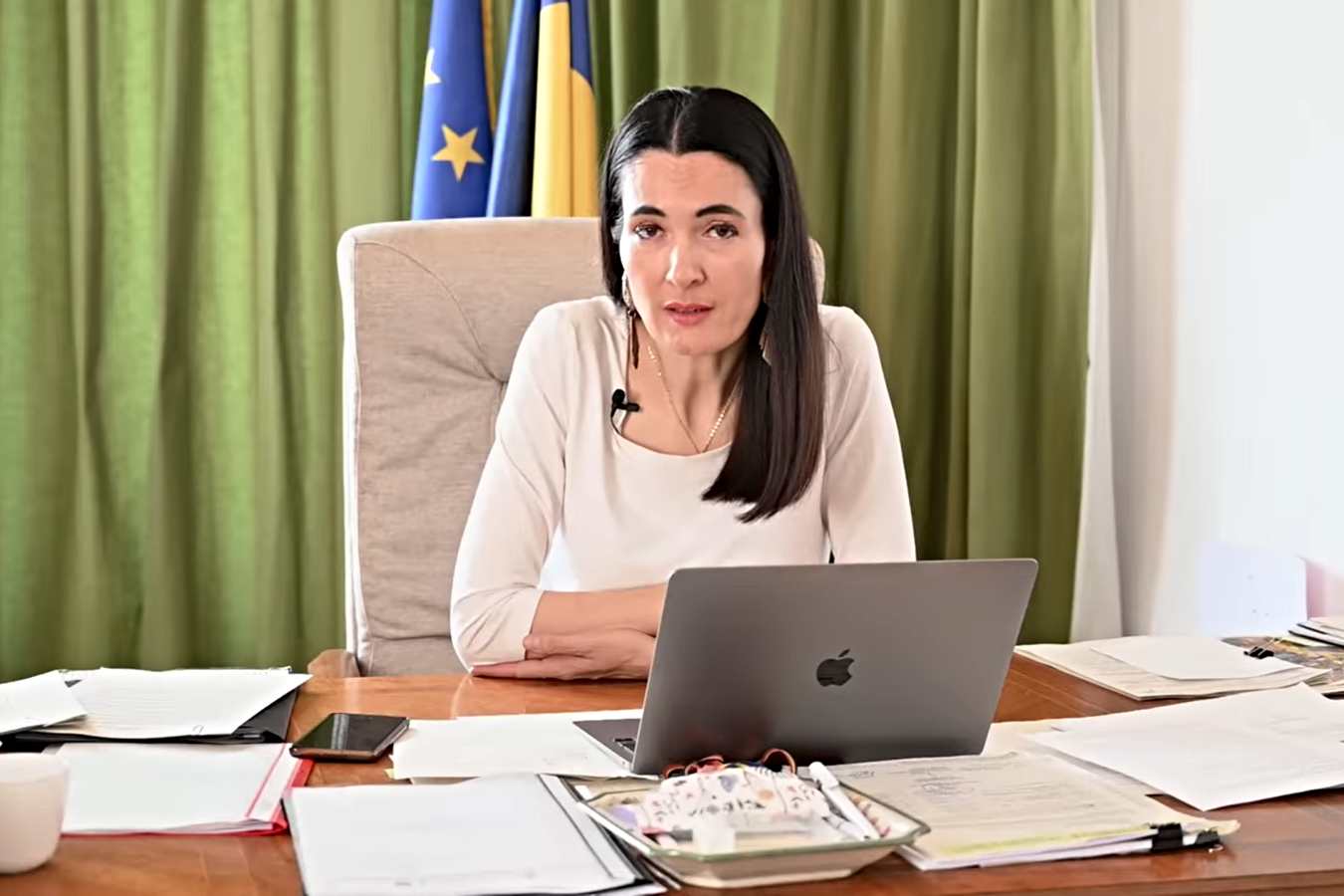 Clotilde Armand: „PSD și PNL au majoritate în Consiliul Local al Sectorului 1 și ne-au blocat deja de peste zece ori proiectul montării de panouri solare și pompe de căldură pe blocurile și instituțiile publice”