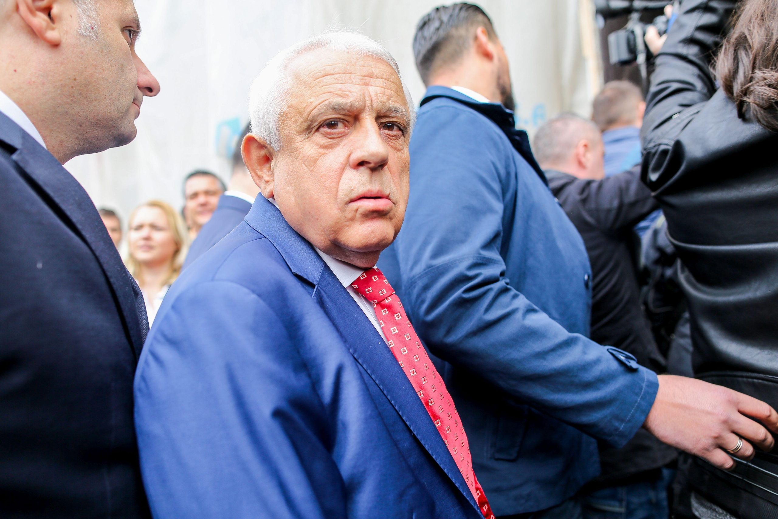 Dezastru total: România – pe cale să piardă 17 miliarde de euro din fonduri UE din cauza planului făcut de miniștrii PSD ai Agriculturii, Daea și Chesnoiu. Comisia Europeană a avut 370 de obiecții!