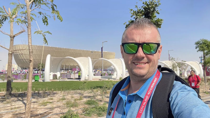 O uriașă afacere penală în Redacția Sport a TVR: bișnița cu bilete. La Mondialul din Qatar, 64 de bilete au fost vândute „unor prieteni” ai lui Cristian Oprean, în mandatul lui Dorin Chioțea. Toate – la semifinale și finală, unde prețurile pe „piața neagră” sar în aer