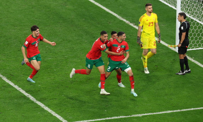 Șoc la Mondiale! Degeaba și-au aranjat spaniolii traseul spre semifinale: au evitat Croația și Brazilia, dar i-a eliminat Marocul! Ibericii n-au marcat niciun gol în 120 de minute și din 3 penalty-uri. Africanii au cea mai bună apărare de la acest Mondial