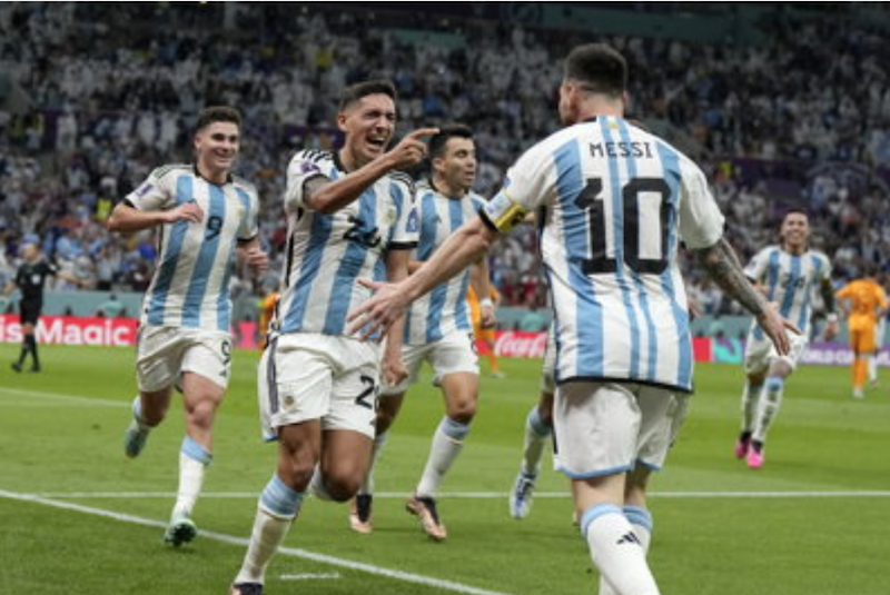 Prima semifinală: Croația – Argentina! Messi intră, în sfârșit, în rolul lui Maradona. Plus doi eroi: atacantul Weghorst și portarul Martinez
