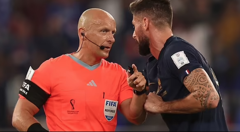 Cele trei decizii eronate prin care, spun francezii, arbitrul polonez le-ar fi „furat” titlul mondial. „L’Equipe” i-a dat nota 2 lui Marciniak