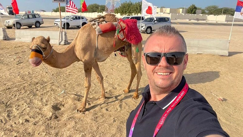 Bișnița cu bilete TVR la Mondialul din Qatar avea dimensiuni industriale: 712 bilete, în valoare de 200.000 de euro! Bișnițarul-șef Oprean mințise că a luat „doar” 64. Conducerea TVR i-a făcut plângere penală