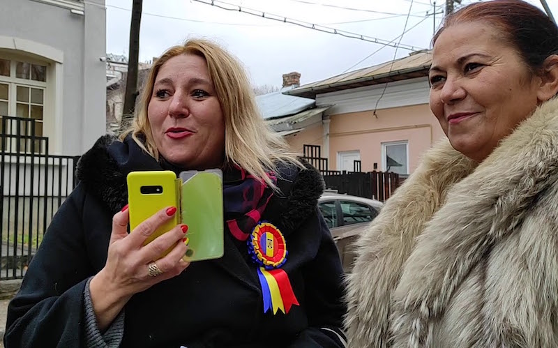 Șoșoacă sare în ajutorul unui agent KGB: și-a trimis tovarășa putinistă, avocată și ea, să-l susțină în procesul împotriva statului român. Iurie Roșca are interdicție 5 ani de a intra în România