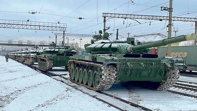 ANALIZĂ. Rusia se grăbește să recondiționeze sute de tancuri T-72, dar sistemele optice furate de la francezi s-au epuizat. Acum sunt montate sisteme de ochire din anii 1970, dar și acestea sunt pe terminate