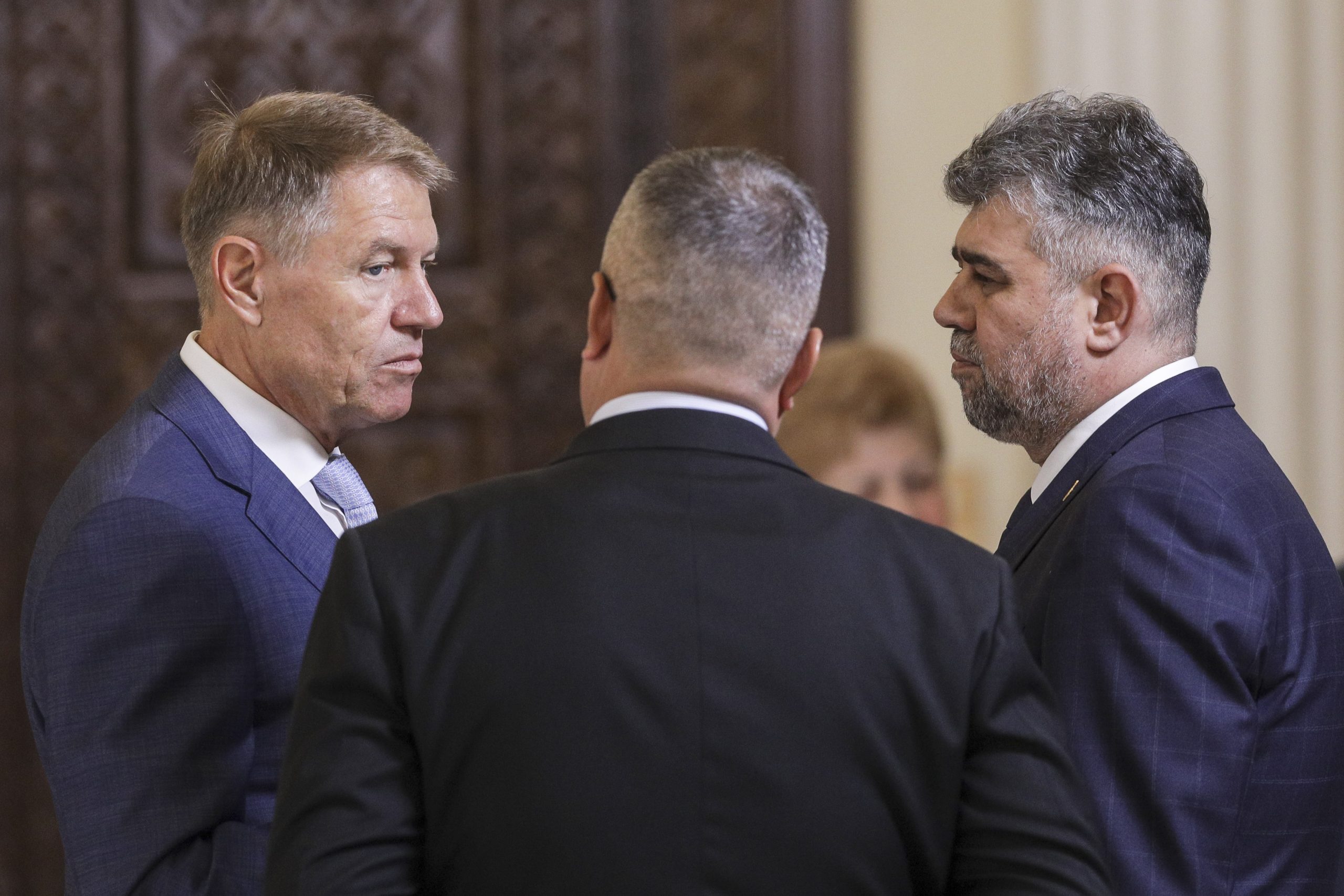 Ciolacu „s-a enervat“ și a spus ce gândește despre Iohannis, Ciucă și Bode: „Văd doar incompetență și strategie depășită. Apoi n-au curaj să iasă să zică: «Da, eu sunt de vină, atâta m-a dus capul»”