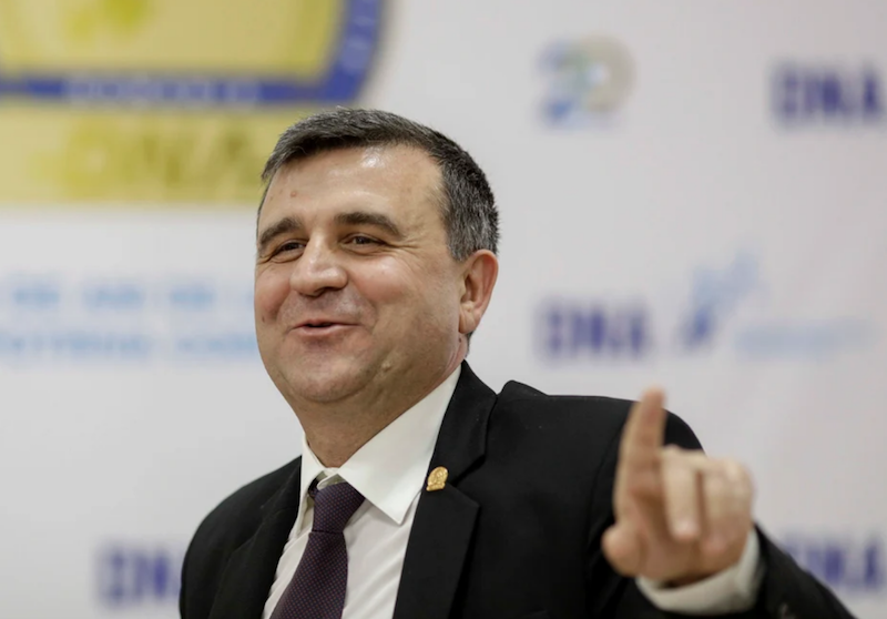 O nouă rușine a justiției române: Crin Bologa – din funcția de șef al DNA, direct la pensie, la 51 de ani! Pensie specială, de peste 5.000 de euro pe lună