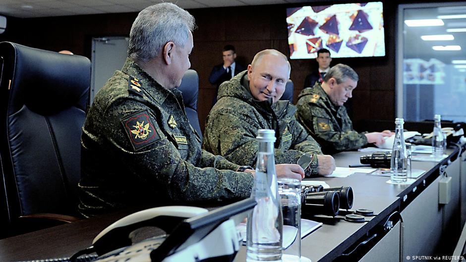 ANALIZĂ. Răfuielile meschine de la vârful conducerii armatei ruse. În timp ce pe front situația e dezastruoasă, Șoigu și Gherasimov au timp să-l saboteze pe Prigojin și să-l „curețe“ pe generalul Surovikin
