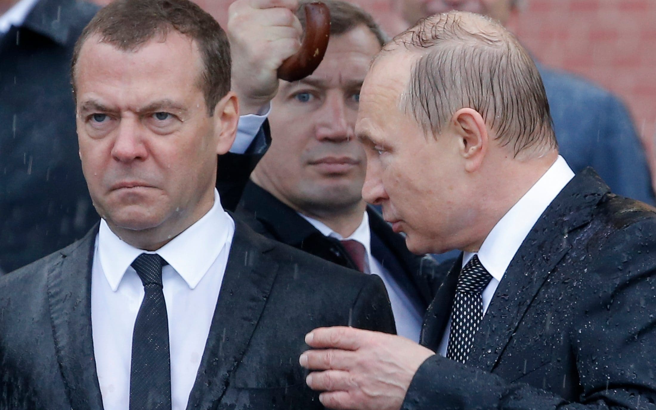 „Curtea Penală Internațională s-a c…t pe ea.” Rusia amenință că va bombarda Haga după ce Putin a primit mandat internațional de arestare. Medvedev: „Urmăriți doar cu atenție cerul…”