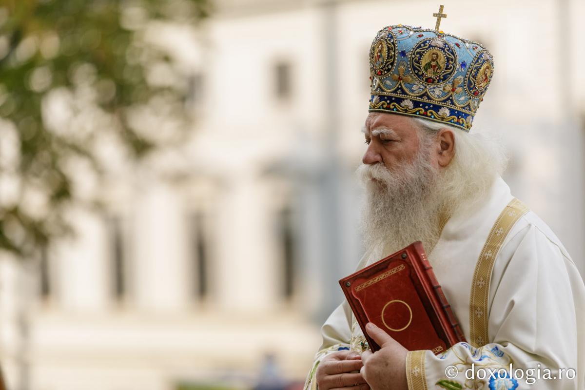 Putiniștii din BOR își arată colții. ÎPS Calinic refuză ținerea Paștelui după calendarul corect: „Cei care vor să sărbătorească odată cu noi o pot face, însă nu ortodocșii odată cu aceștia”