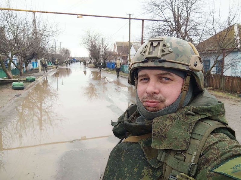 Propagandistul putinist ucis la cafenea era spărgător de bănci și trădase Ucraina pentru Rusia. El amenința din Kremlin: „Îi vom jefui pe toți, îi vom ucide pe toți!”. Tatarski este al doilea instigator la genocid anti-ucrainean aruncat în aer, după Dughina