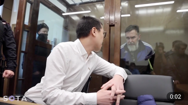 „Noi, Rusia, am devenit atei. Iartă-ne, Doamne!” Un pensionar a fost condamnat la 7 ani de închisoare pentru două comentarii acide la adresa armatei putiniste. El a fost turnat de două femei