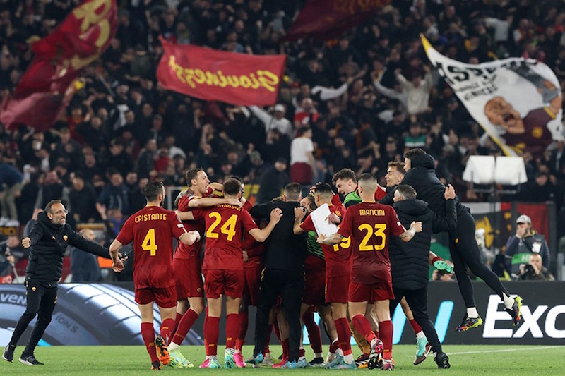 Cele 12 semifinaliste din cupele europene la fotbal. Italia domină pentru prima dată în ultimii 10 ani: 5 echipe în penultimul act!