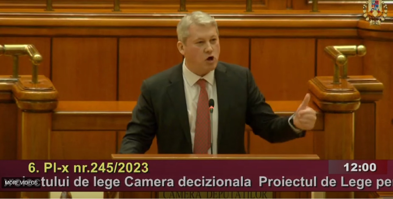 Cătălin Predoiu, urlete isterice către USR, în plenul Camerei Deputaților: „Nu faceți decât să vă înfășurați în cabluri, între care o să și rămâneți!”