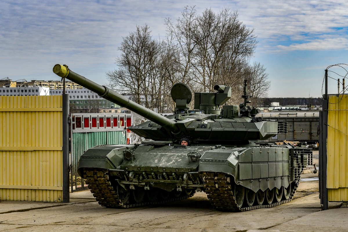 Incredibilul caz al colonelului rus Denisov, arestat după ce a furat 7 motoare de tancuri T-90! Există suspiciunea că piesele le erau vândute ucrainenilor!