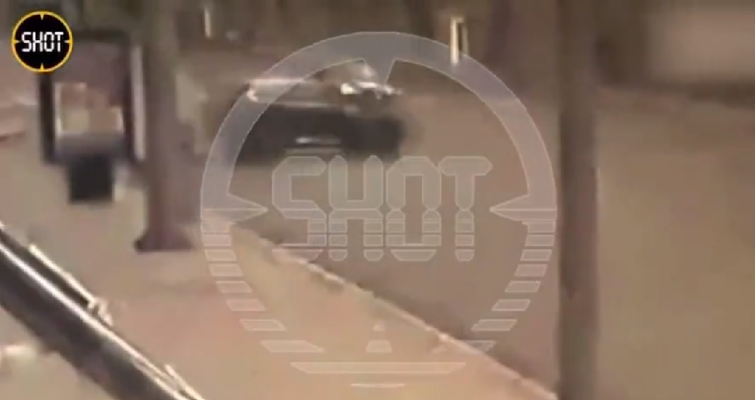 VIDEO. Mașina blindată a Patriarhului Kirill, un Aurus Senat, a intrat cu viteză într-un Volvo. Mașina rusească a suferit daună totală, cea suedeză se prezintă mai bine