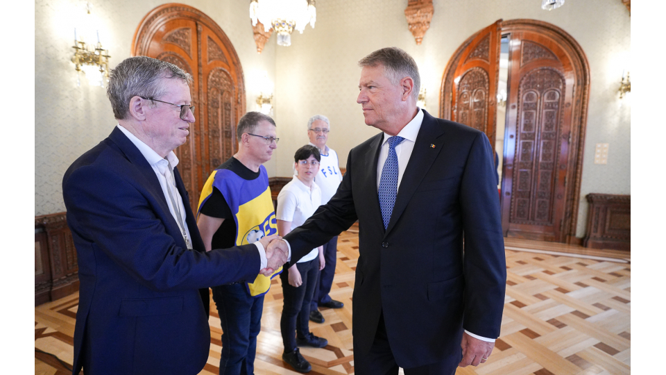 OPINIE. Mașinăria sistemului contra profesorilor. Cum încearcă regimul Iohannis să reprime greva cu aceleași metode ca Iliescu în 1990