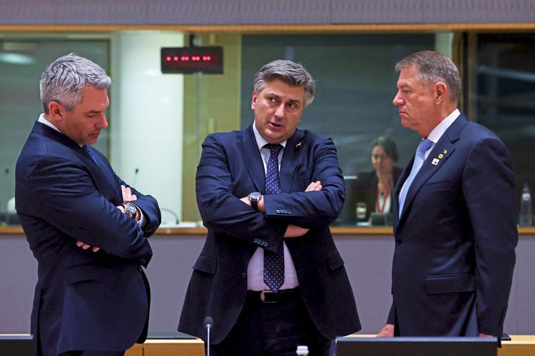 România se pregătește să se opună prin veto la preluarea președinției OSCE de către Austria, ca represalii pentru blocarea intrării în Schengen, scrie presa austriacă