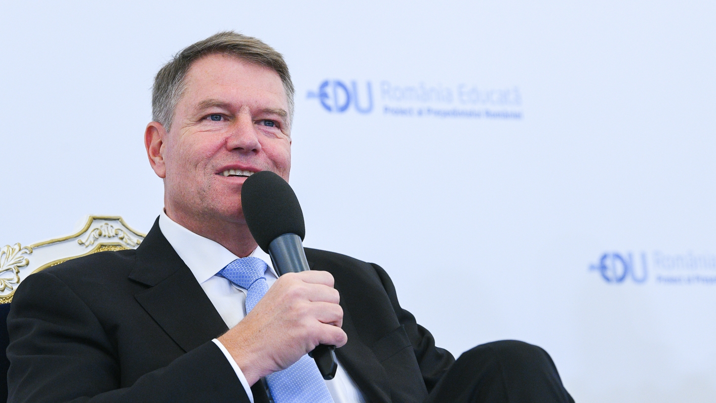 „Cum și-ar putea imagina cineva că, dând 120 de euro la salariu, va EDUCA ROMÂNIA? Totul e doar gargară politică“