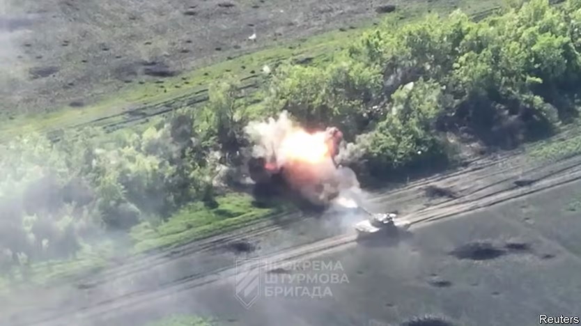 Contraofensiva Ucrainei a început! Oficial NATO: în prima zi s-au înregistrat rezultate peste așteptări, cu pătrunderi de 5-10 kilometri în câmpurile puternic minate