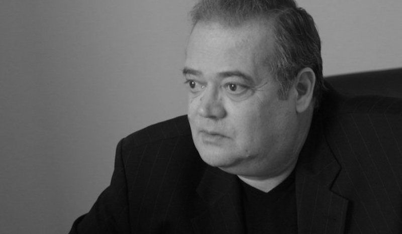 A mai murit un FSN-ist de frunte: Dan Matei Agathon. Ion Iliescu îi îngroapă pe toți. Lista e lungă: Bîrlădeanu, Brucan, Marțian, Militaru, Chițac, Dan Iosif, Sassu, Duvăz, Lupoi, Cico Dumitrescu, Sergiu Nicolaescu…