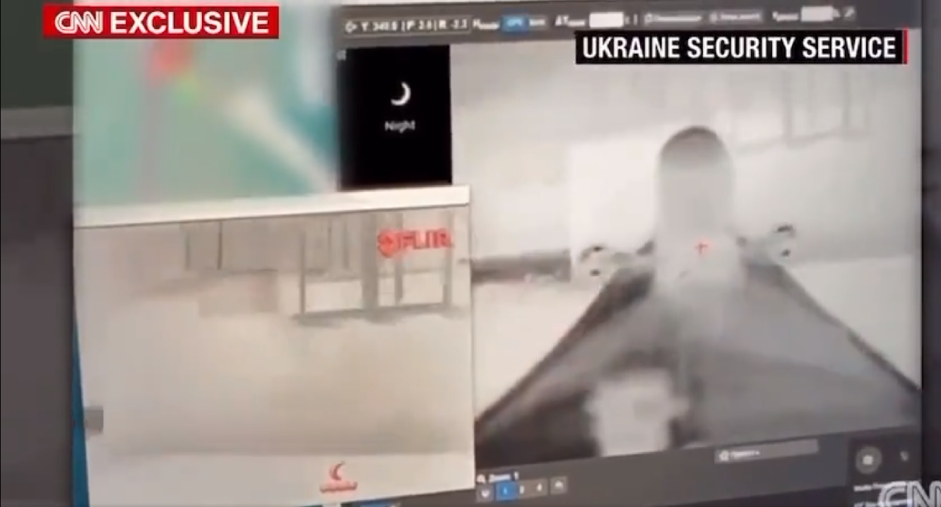 VIDEO. Imaginile șocante cu dronele marine ucrainene care lovesc Podul Kerci chiar când trece trenul. Construcția era complet neapărată și ucrainenii aveau acces în timp real la sistemul video al podului