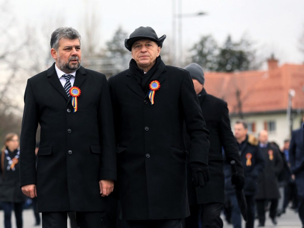 Războiul „cașchetelor“: PSD-istul Remus Pricopie, rectorul SNSPA, desființat de oamenii lui Geoană după ce l-a acuzat pe acesta că se folosește de funcția la NATO pentru campania electorală la prezidențiale