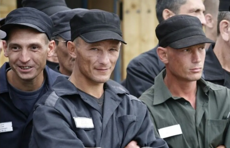 Rușii creează „Furtuna Gladiator” – un batalion de infractori, condus de un criminal sadic, fost polițist. De antrenarea lor se vor ocupa cecenii și „wagneroviții”